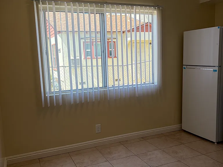 14652 Adams St #1 — Photo 3
