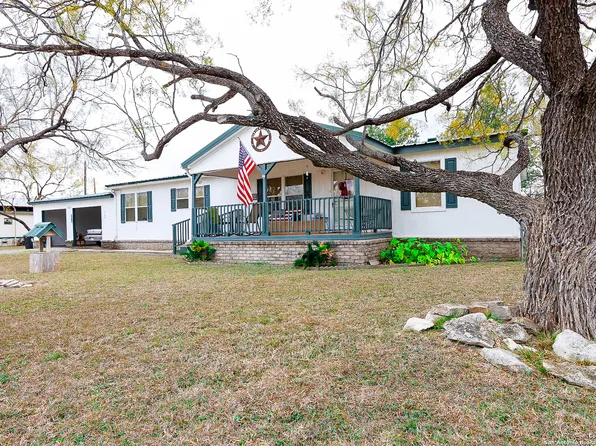 744 FAIRWAY CIR, Brackettville, TX 78832