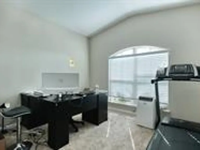 413 Alsatian Ln — Photo 4