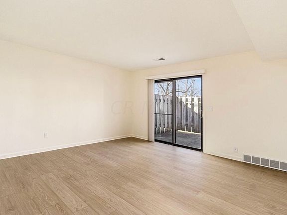 3rd image of 29 King Arthur Ct #1