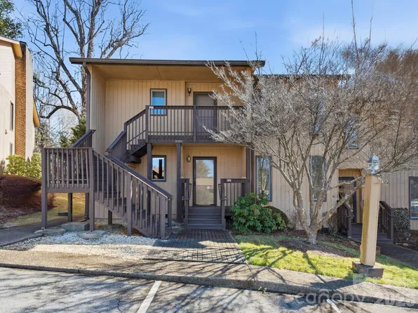 71 Pebble Creek Dr, Asheville, NC 28803