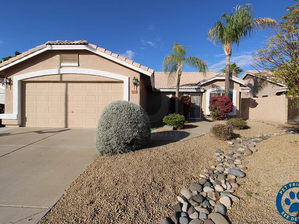 4522 E Muriel Dr