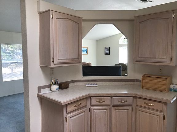 5th image of 6 Wildwood Cir
