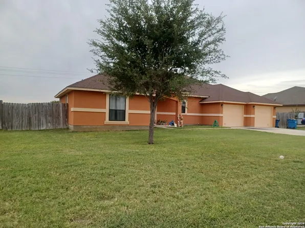 552 Bonita Creek Dr., Pleasanton, TX 78064