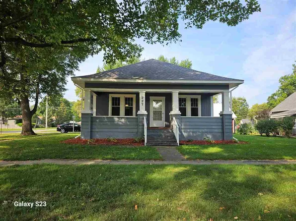 227 S 4th St, Wapello, IA 52653