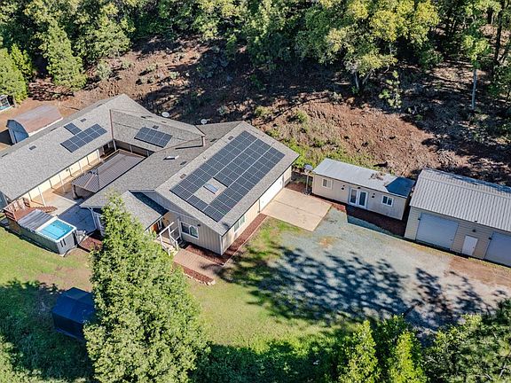 2nd image of 12511 Tabeaud Rd