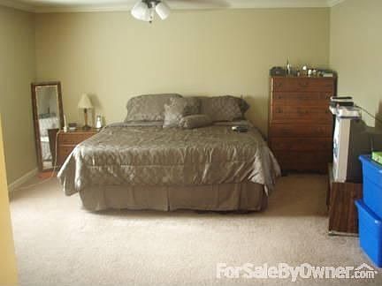 Master Bedroom : Once you enter the room there is a HUGE area for your furniture