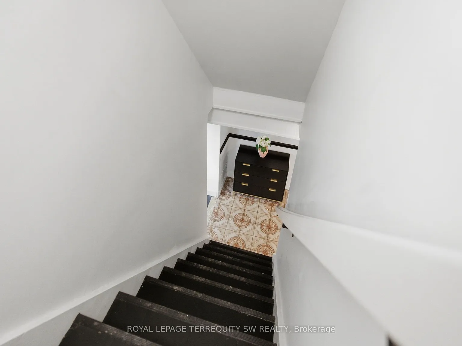 1 bed, $2,000 — Photo 4
