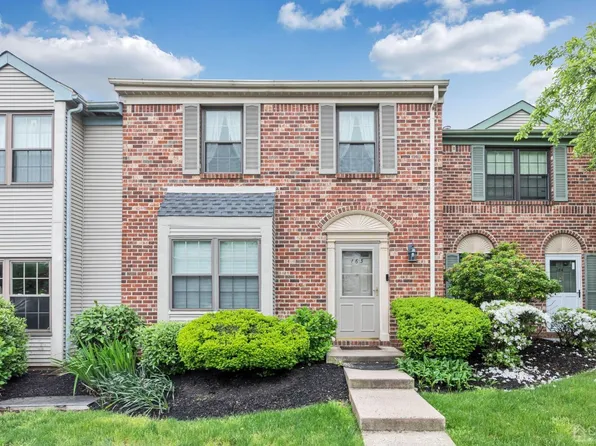 163 Chippenham Ct, Piscataway, NJ 08854