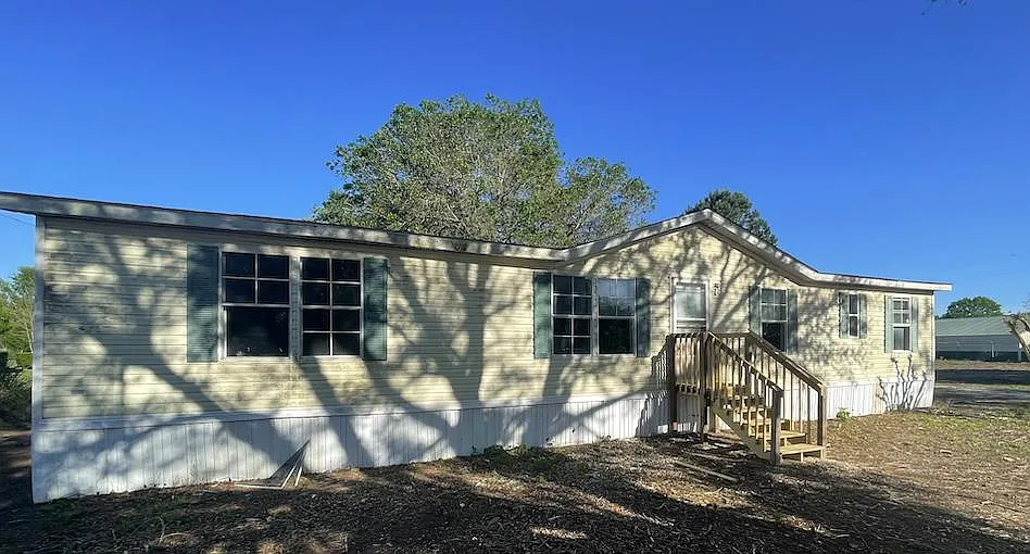 3 bed, 1680 sqft, $950 — Photo 2
