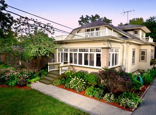 916 Pershing Ave, Wheaton, IL 60189