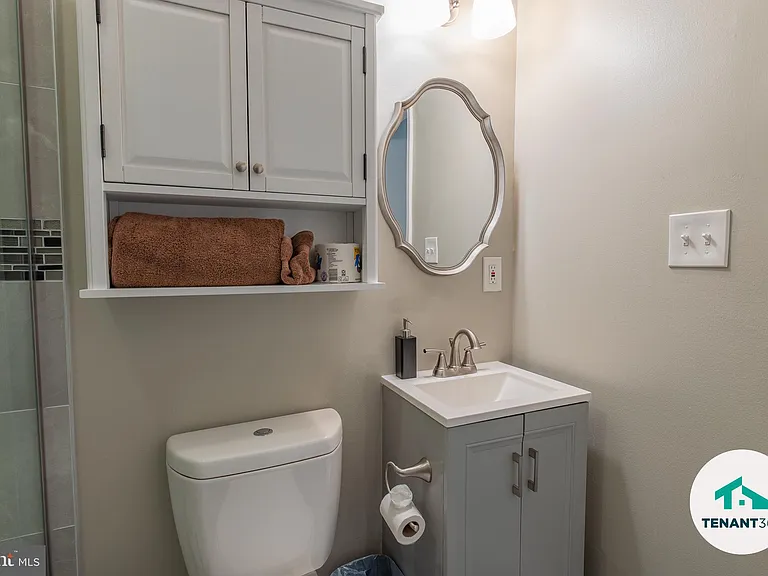 3221 Noble St #4 — Photo 11