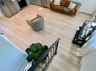 22212 Bassett St, Canoga Park, CA 91303