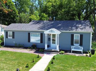 507 W Caroline St, Fenton, MI 48430