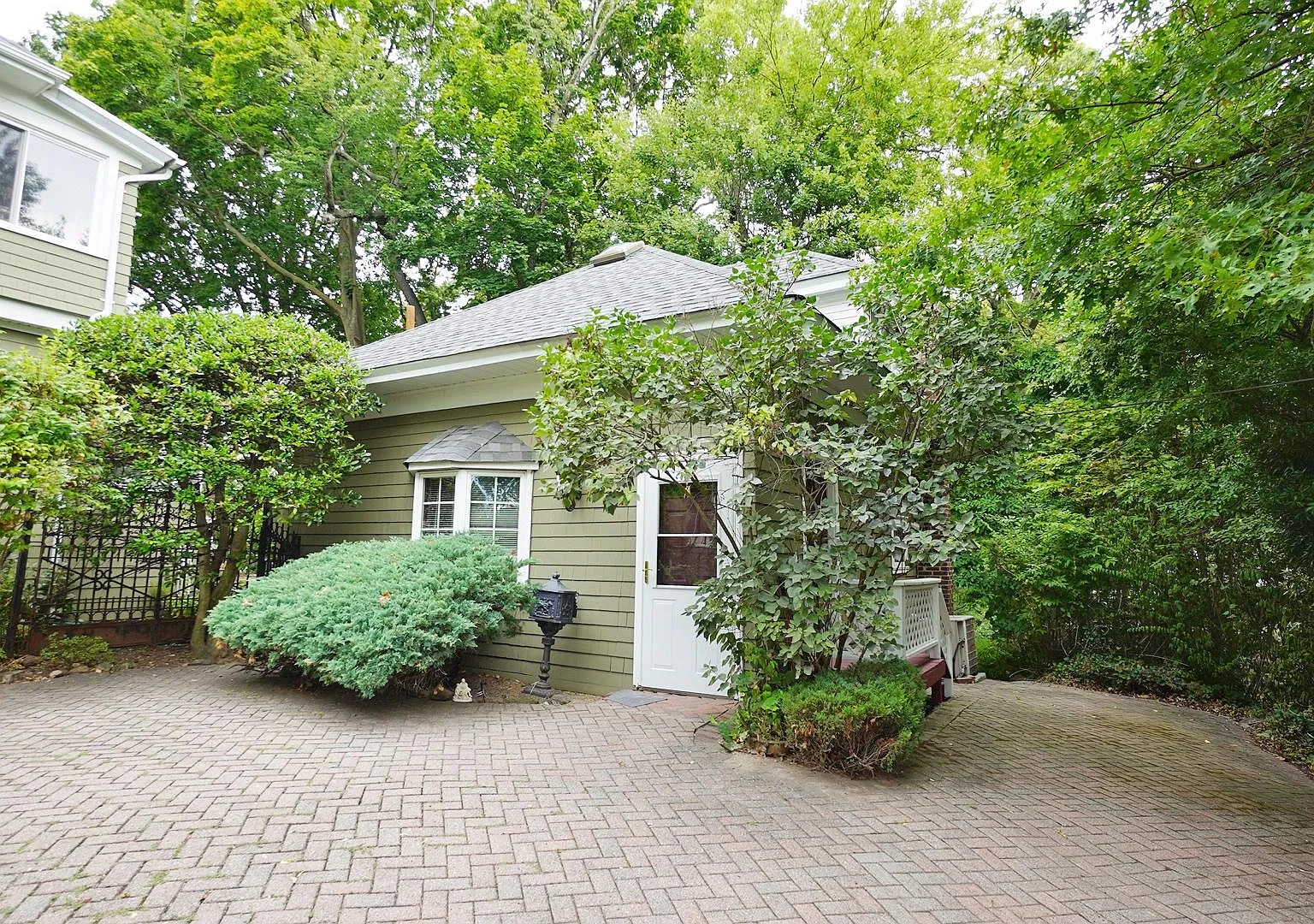 W Fingerboard Rd, Staten Island — Photo 1