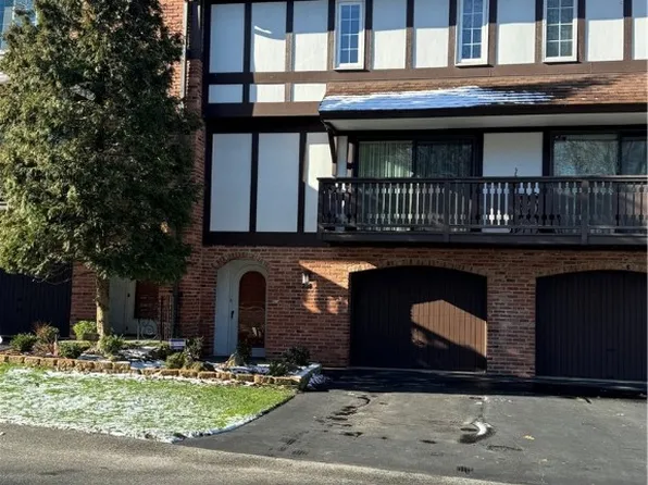 230 Woodbridge Dr, Pittsburgh, PA 15237