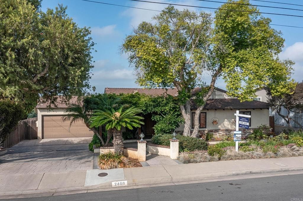 2466 Grandview St, San Diego, CA 92110 Zillow