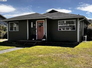 2136 Greenwood Ave, Reedsport, OR 97467