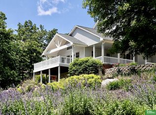 8112 Molokai Dr, Papillion, NE 68046