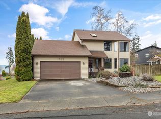 723 SW 14th Ct, Oak Harbor, WA 98277