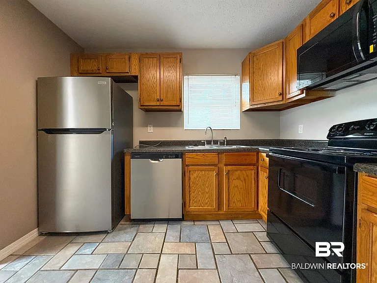 5652 Dee St #A — Photo 10