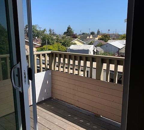 2nd image of 1506 Market Ave
