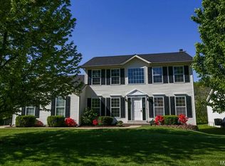 901 Winter Park Dr, Fenton, MO 63026