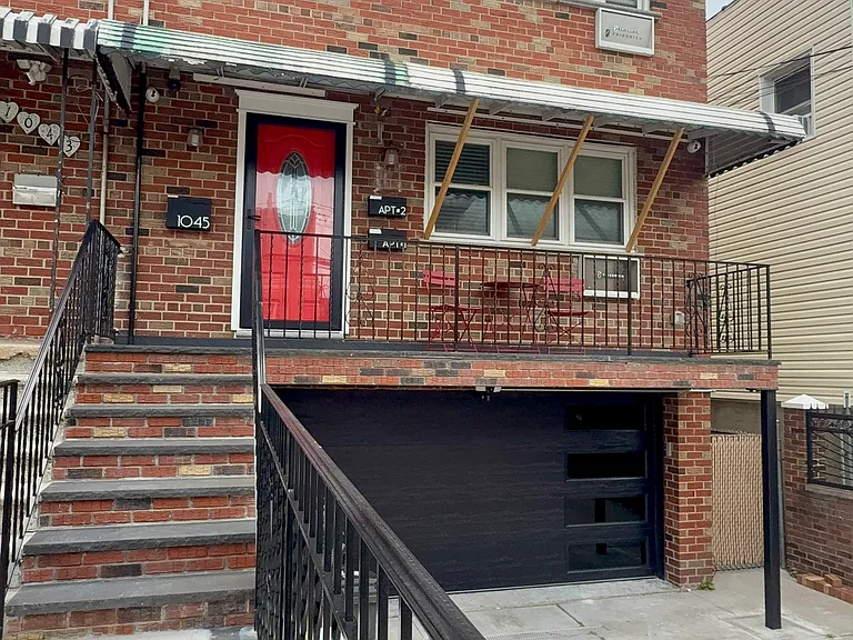 1045 Revere Ave #2 — Photo 2