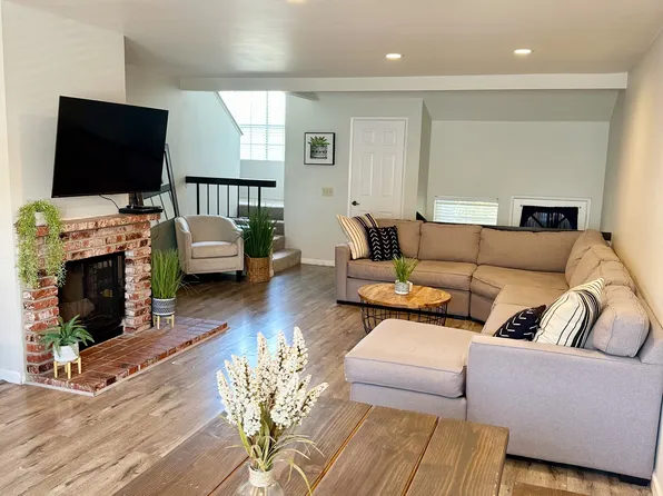 9925 Variel Ave, Chatsworth, CA 91311