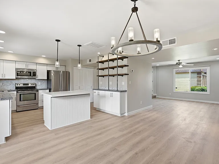 5069 N Granite Reef Rd — Photo 1