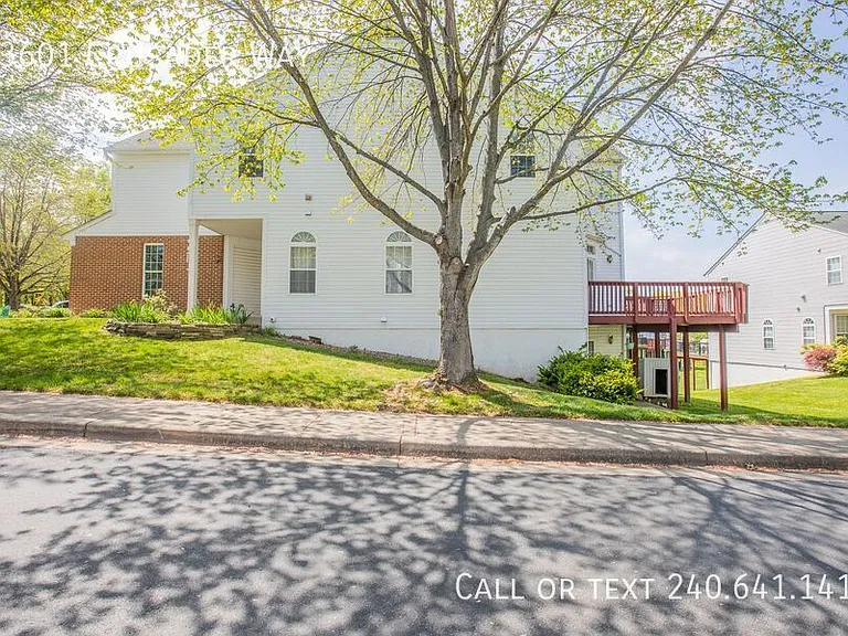13601 Crusader Way — Photo 31