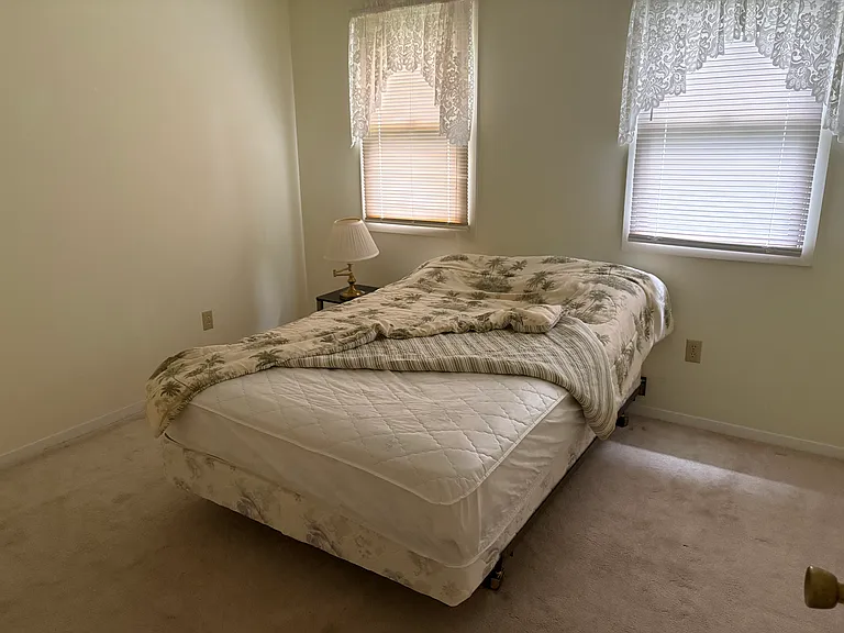 412 Canterbury Dr — Photo 7