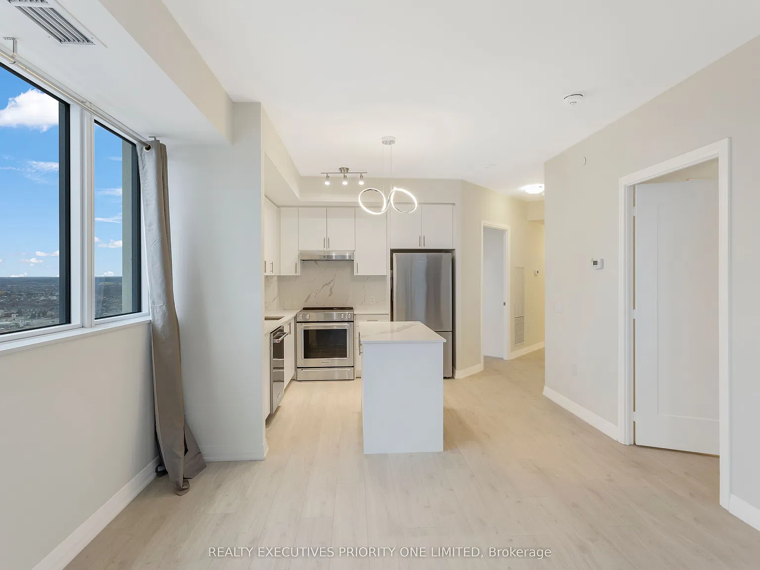 2 bed, $2,900 — Photo 4