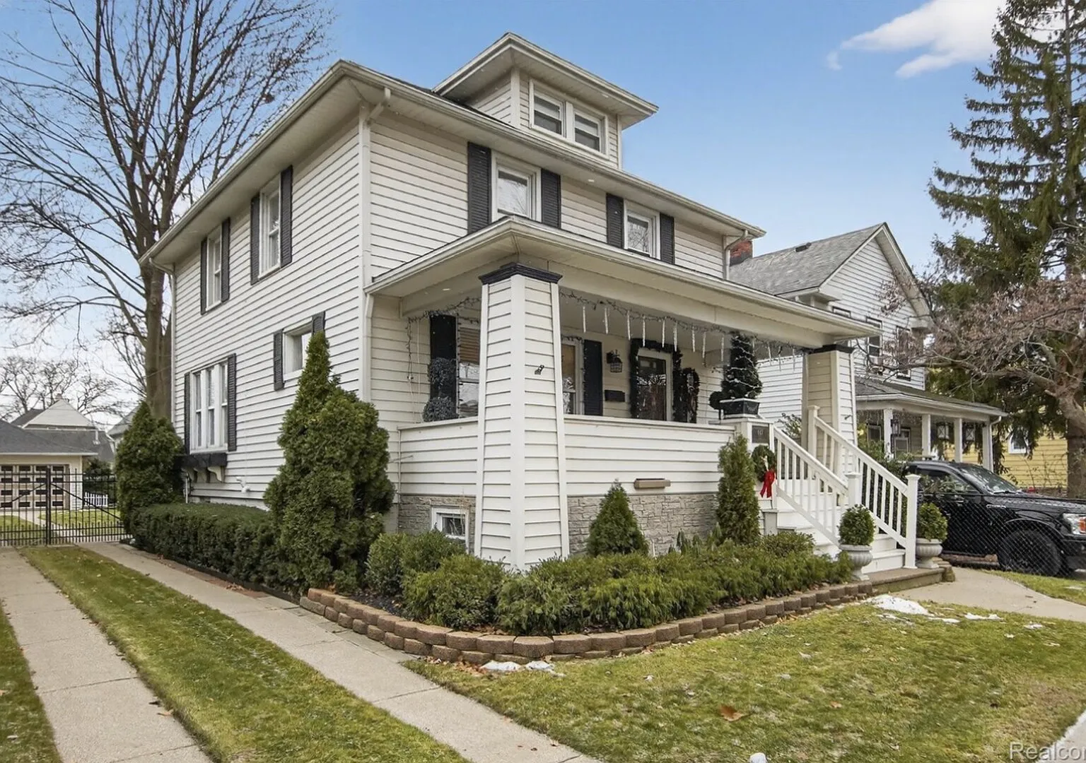 Welcome to our peaceful, centrally located vintage home in Wyandotte! — Photo 1