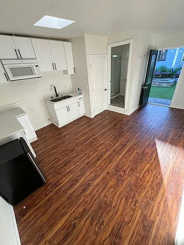 15700 Crenshaw Blvd Photo 1