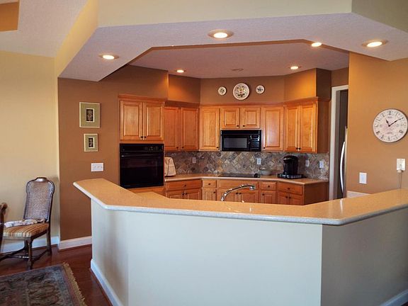 5th image of 220 Kingbird Dr