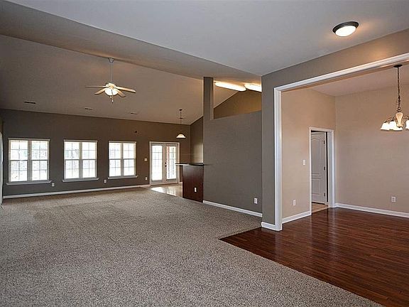 3rd image of 7021 Lynnfield Dr SE