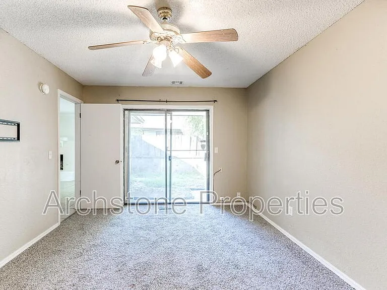6605 Lyrewood Ln — Photo 17