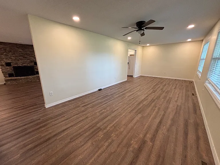 8241 W Farm Road 94 — Photo 2
