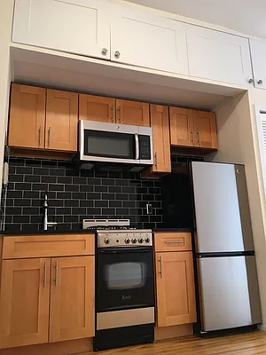 Rented by Waverly Realty Associates | media 24