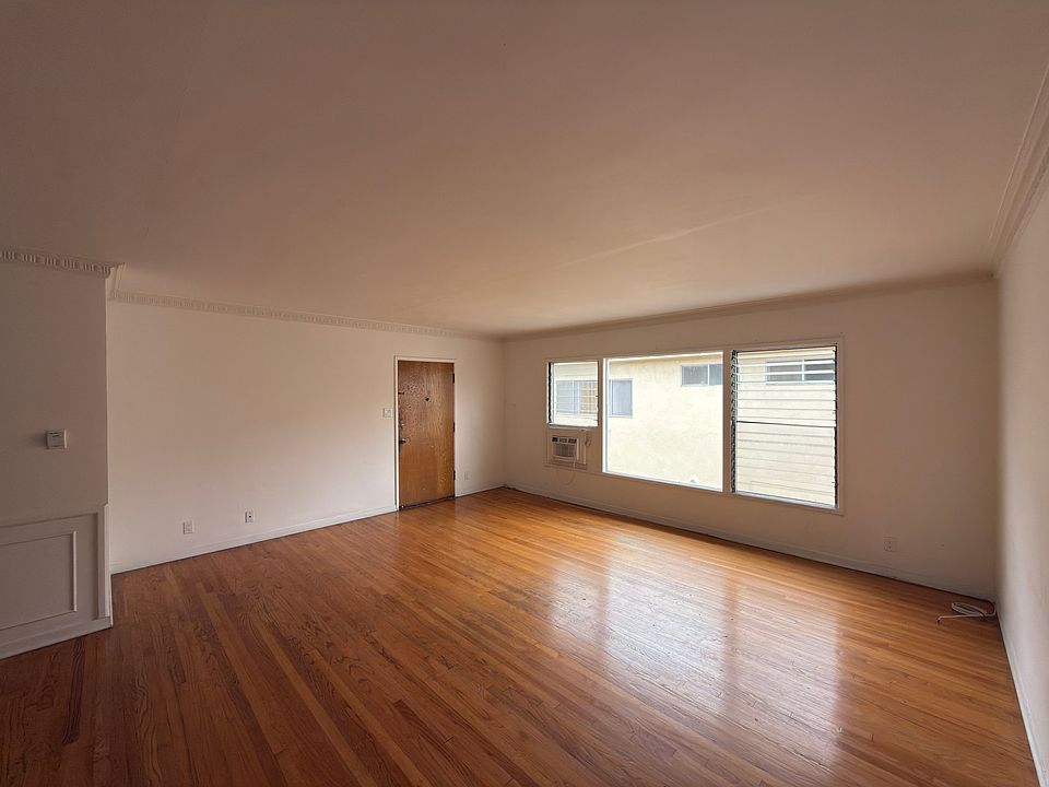 1st image of 1042 S Sherbourne Dr APT 4