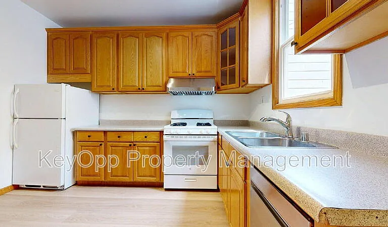 806 34th Ave — Photo 12