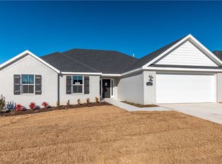 3070 E Calgary St, Fayetteville, AR 72701