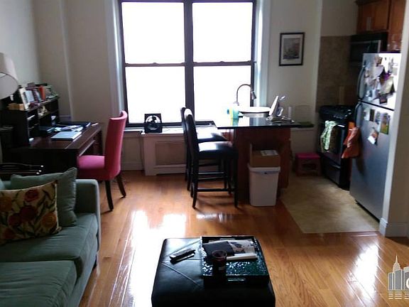 4th image of 34 E 11th St APT 3b