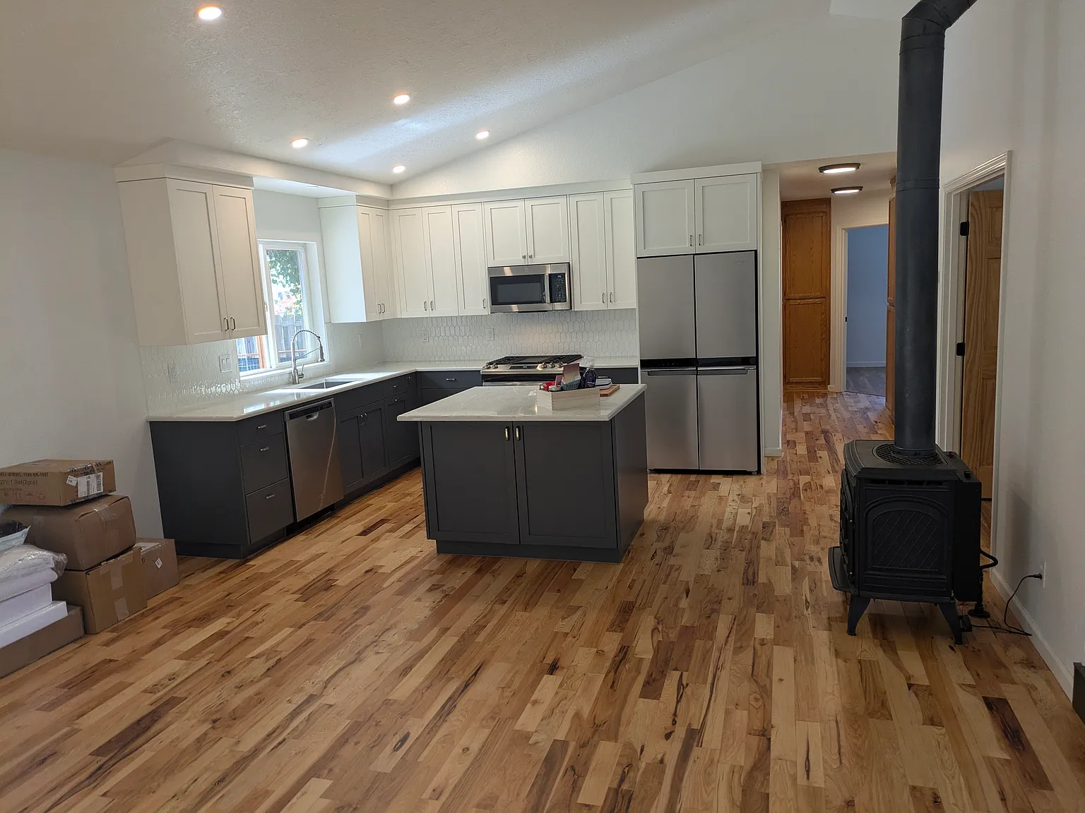 3 bed, 1200 sqft, $2,900 — Photo 4