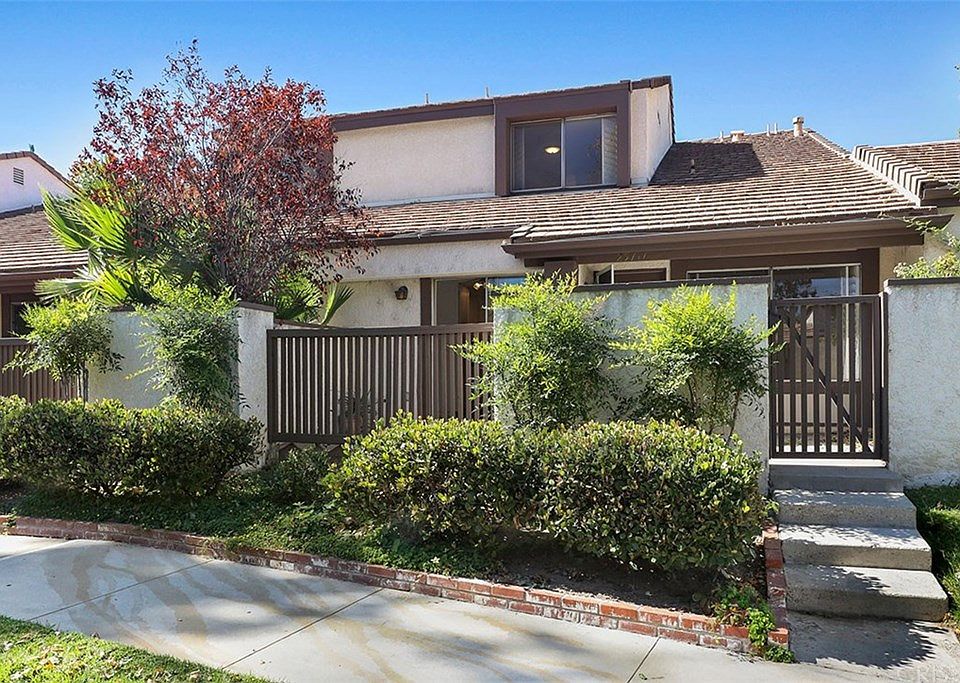 1st image of 25717 Vista Fairways Dr