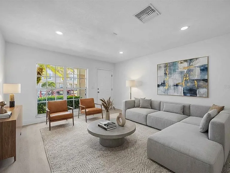 727 Kensington Lake Cir — Photo 4