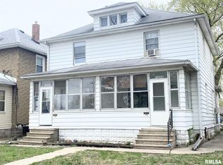 1906 3rd St, Moline, IL 61265