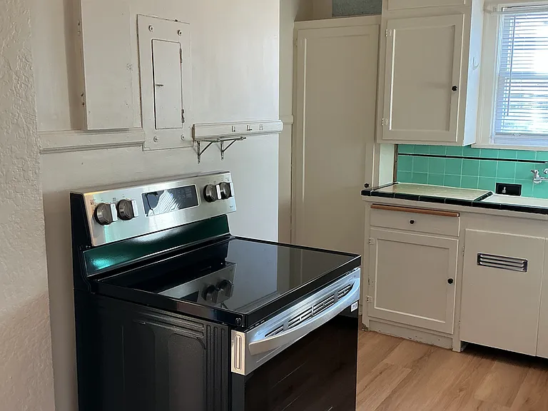 256 Burwell St #301 — Photo 12