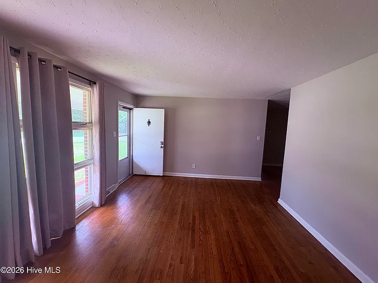 406 Forest Grove Ave — Photo 7